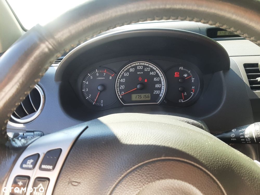 Suzuki Swift - 5