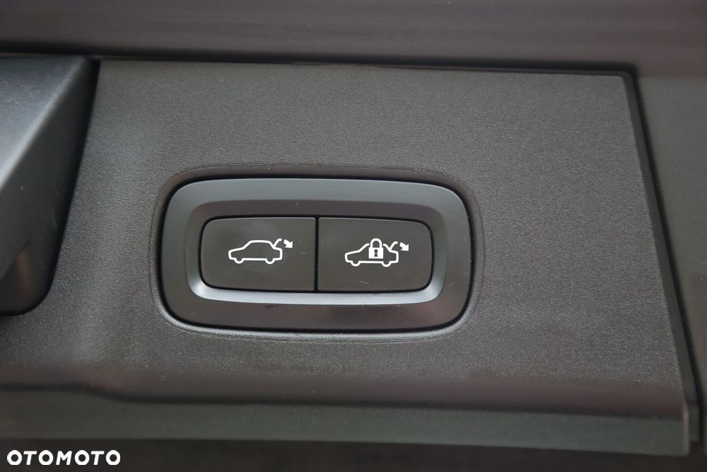 Volvo V90 Cross Country B4 D AWD Plus - 37