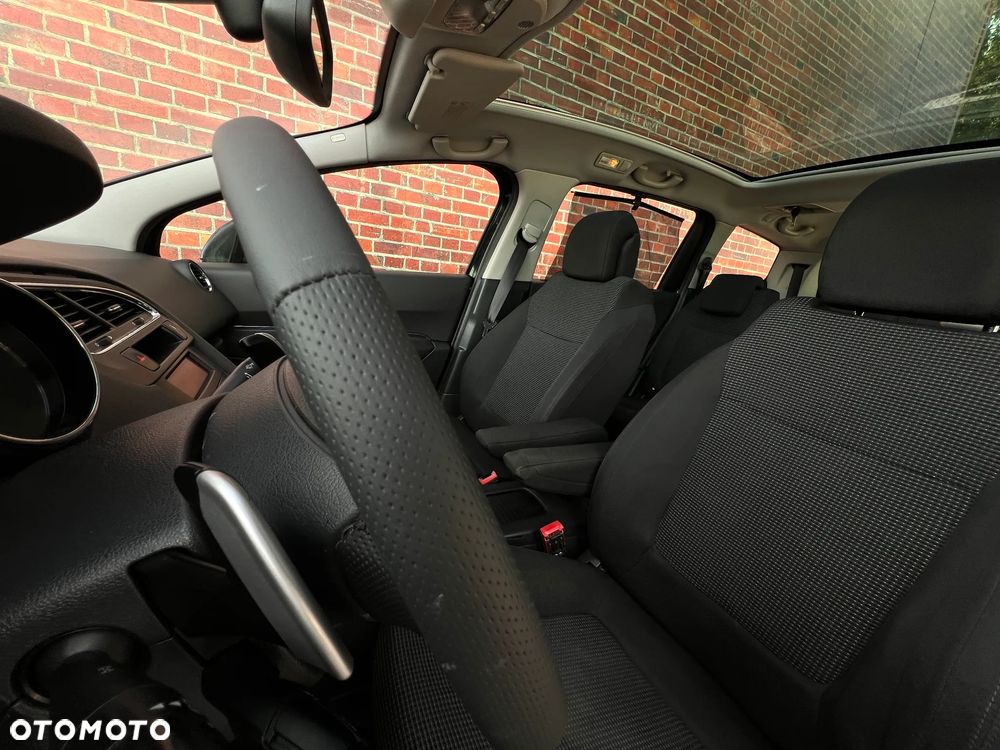 Peugeot 5008 - 13