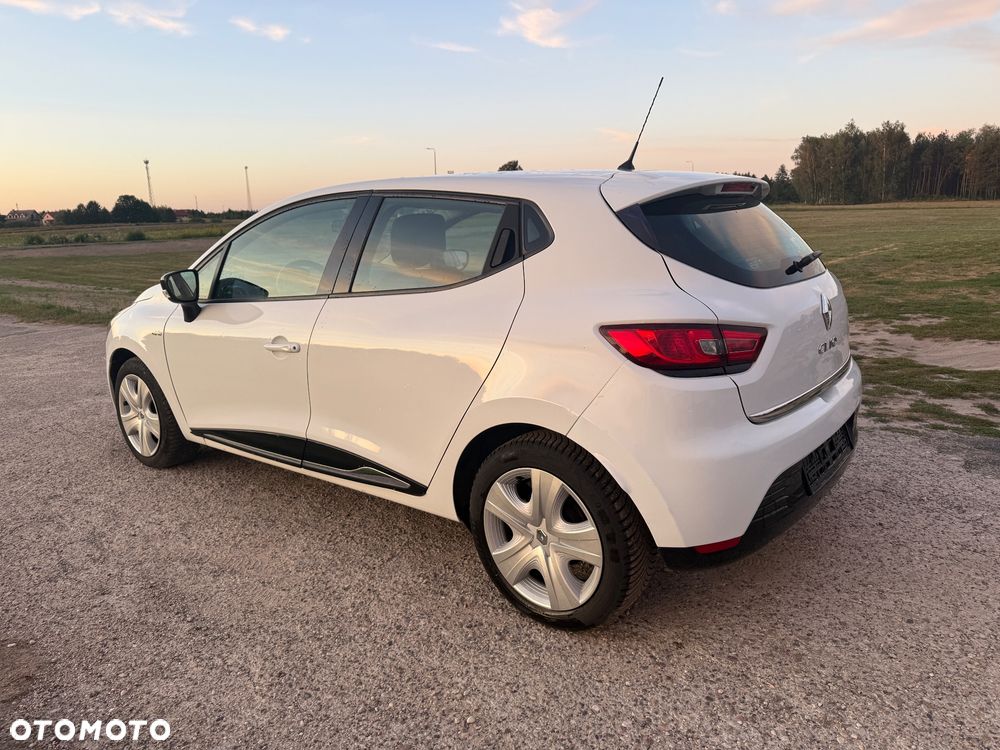 Renault Clio 1.2 16V Luxe Privilege - 12