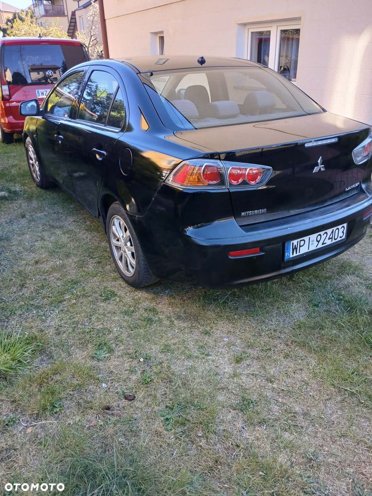 Mitsubishi Lancer 1.6 Invite - 4
