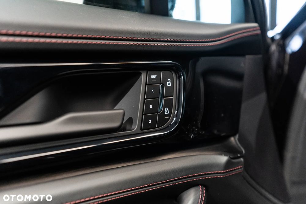 Porsche Panamera - 26