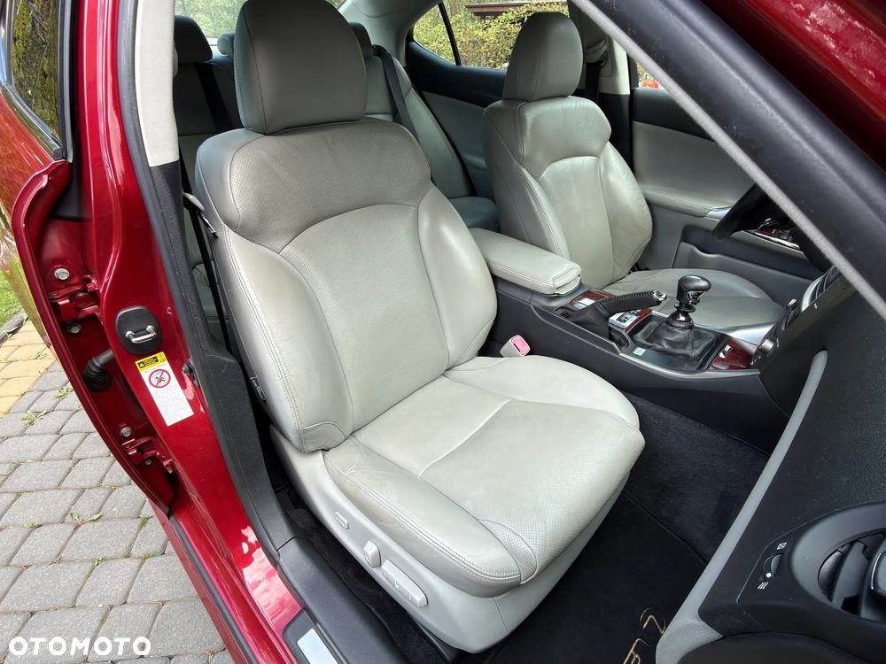 Lexus IS 250 Luxury Line - 34