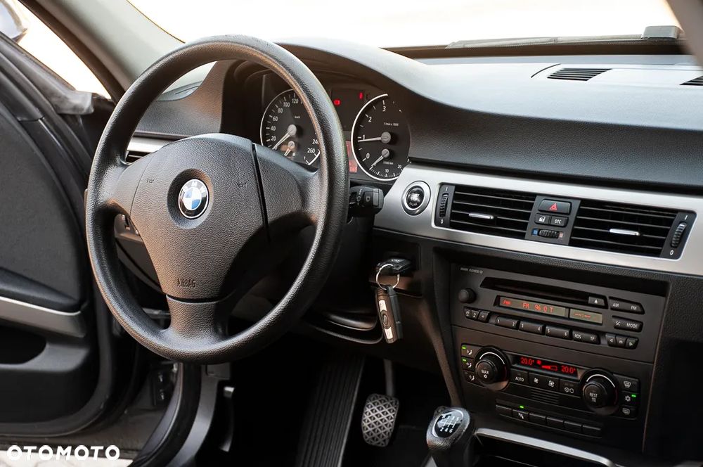 BMW Seria 3 - 22