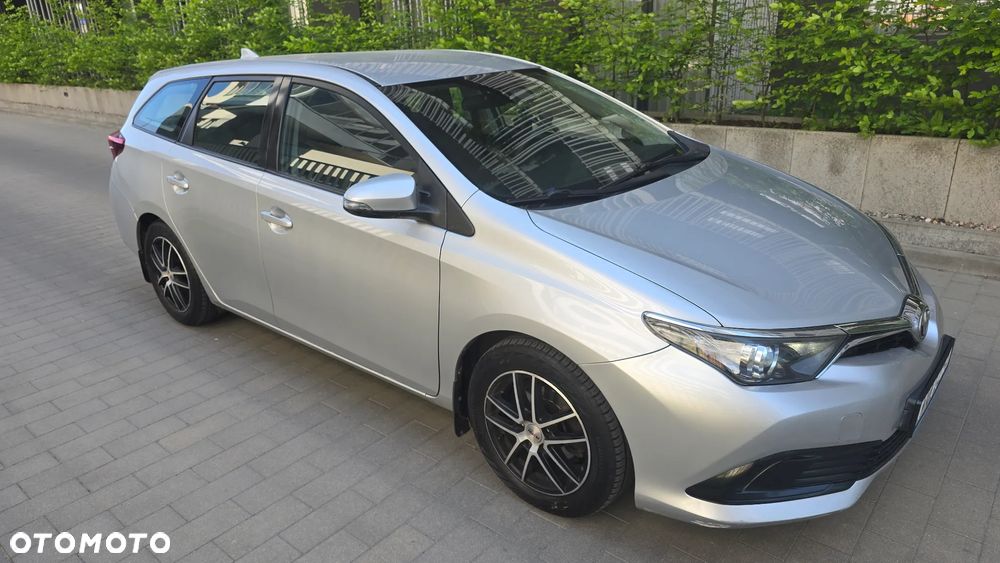Toyota Auris 1.4 D-4D Active - 5
