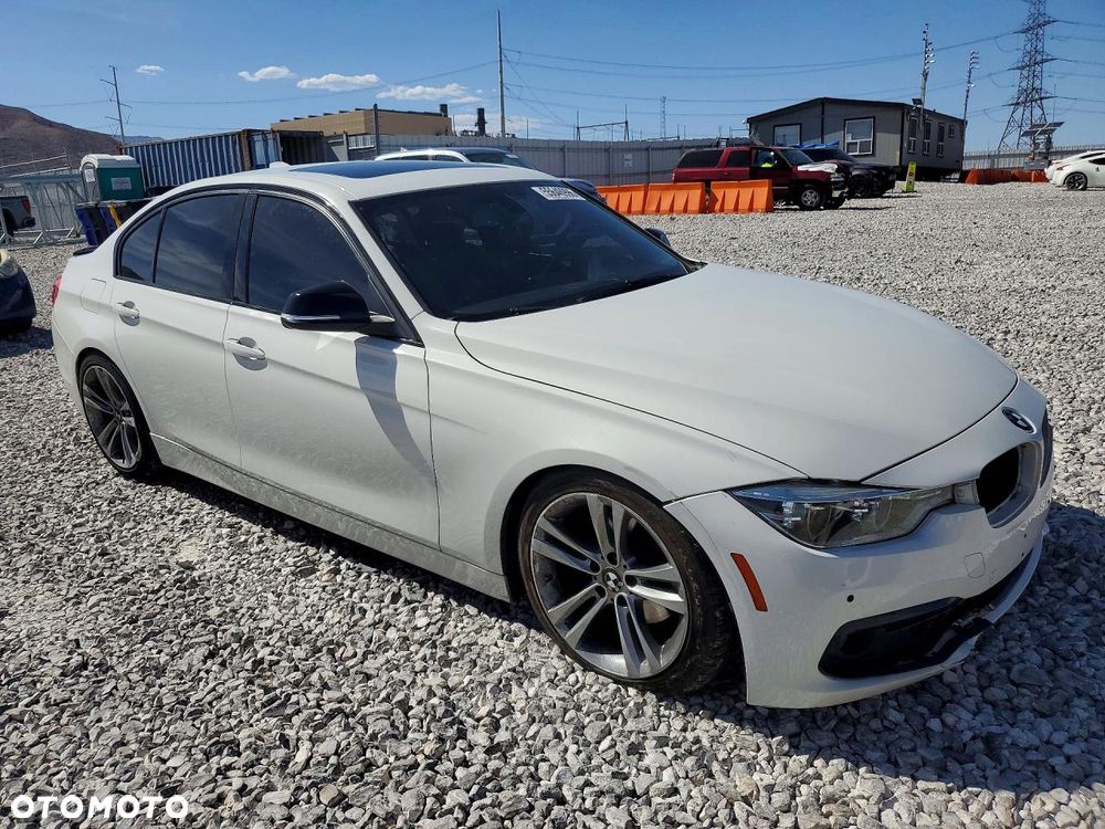 BMW Seria 3 330i xDrive Edition M Sport Shadow - 4