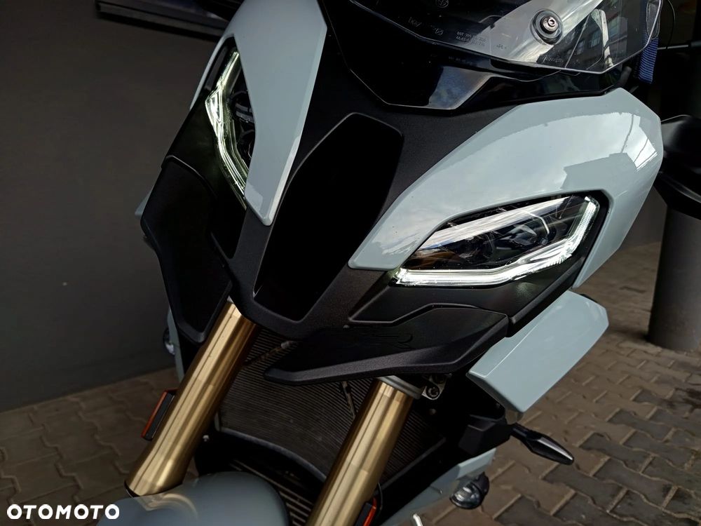 BMW S - 10