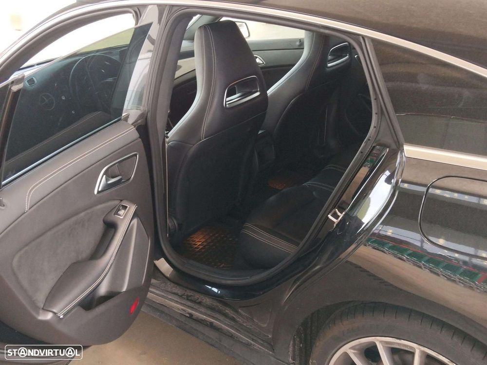 Mercedes-Benz CLA 200 d Shooting Brake AMG Line Aut. - 10