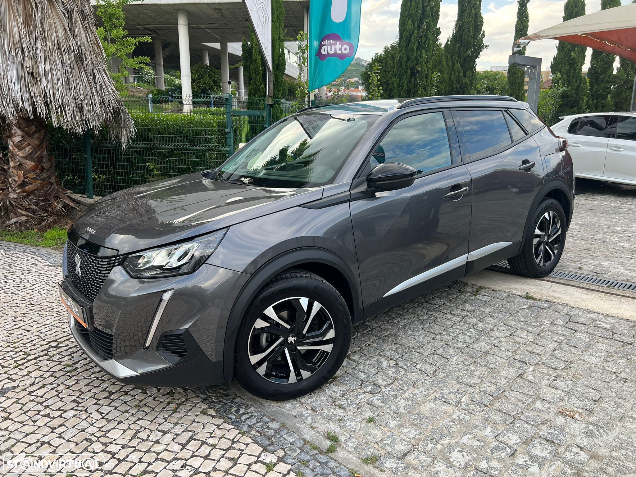 Peugeot 2008 - 1
