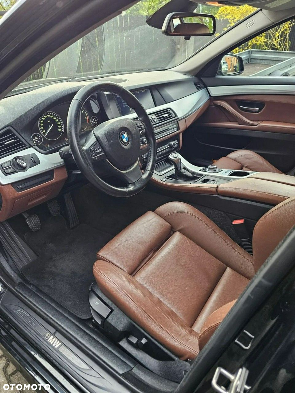 BMW Seria 5 520d Touring Luxury Line - 10