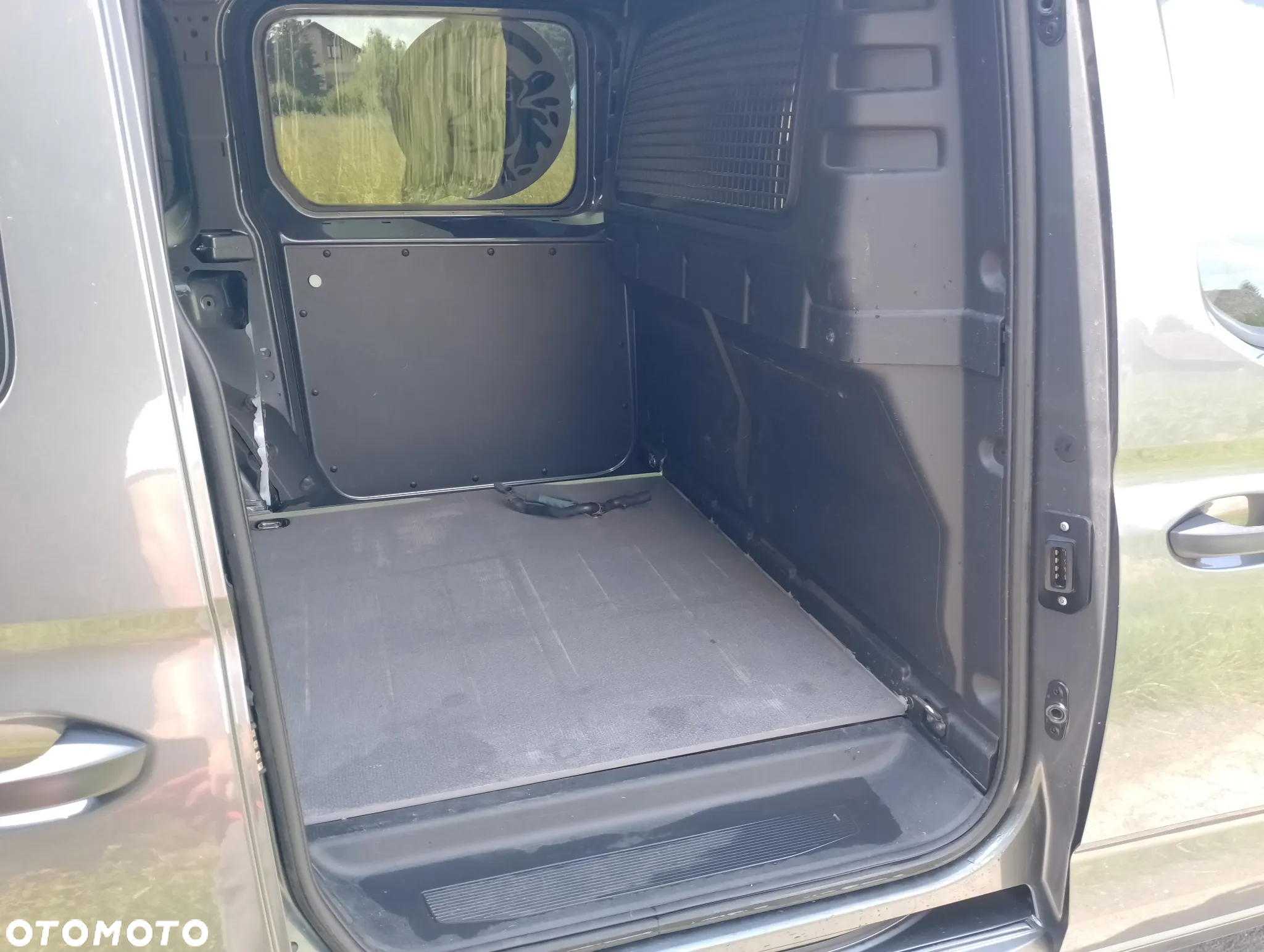 Volkswagen Caddy 2.0TDi  Maxi DSG - 21