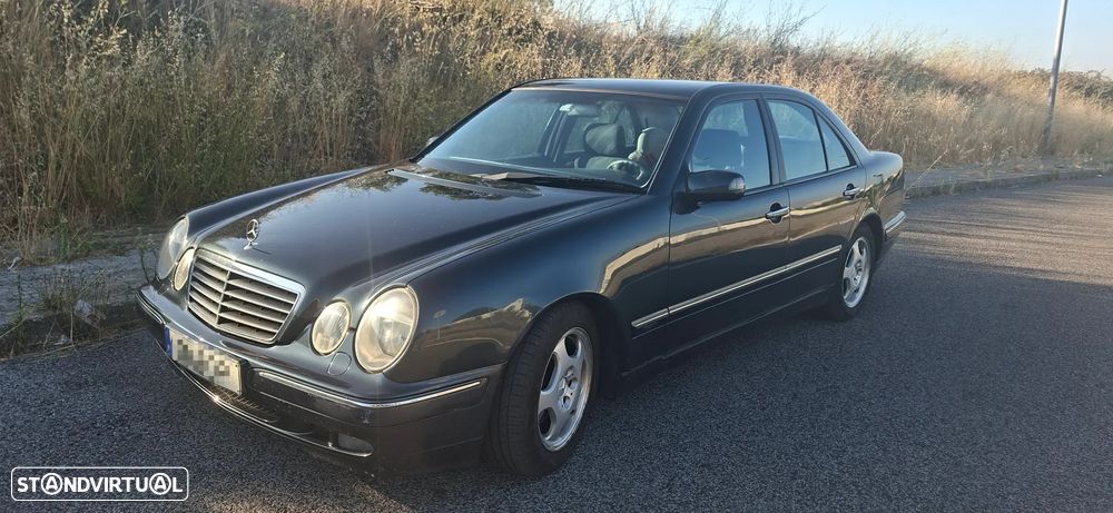 Mercedes-Benz E 220 - 1