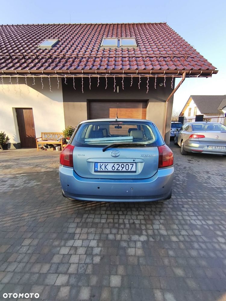 Toyota Corolla - 5