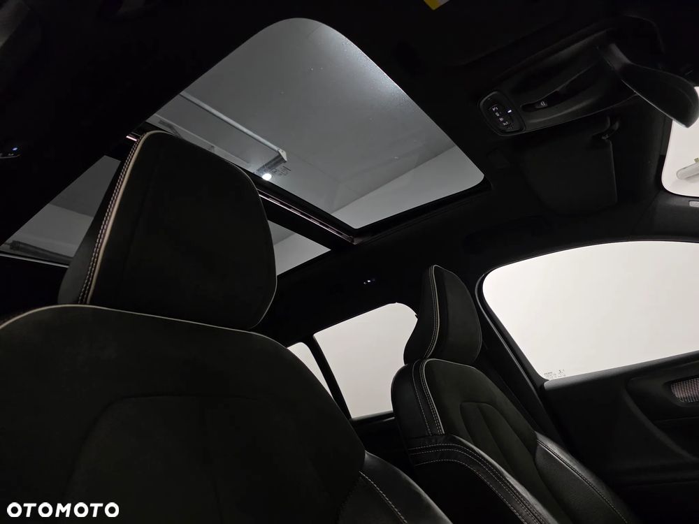 Volvo XC 40 D3 SCR R-Design - 27