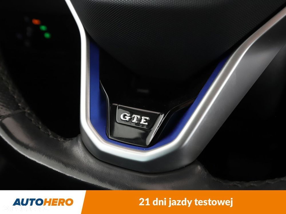 Volkswagen Passat - 31