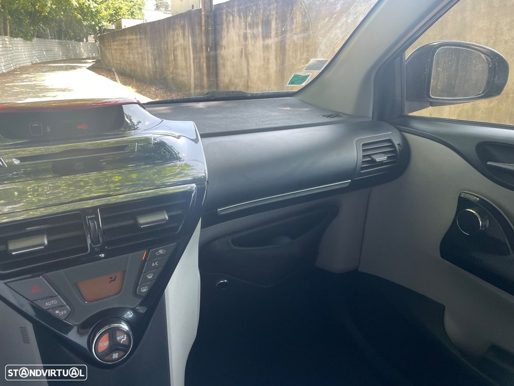 Toyota iQ 1.4 D-4D 2 - 6