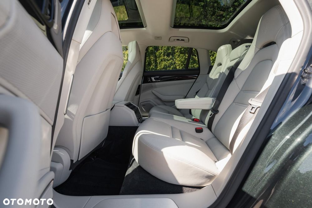 Porsche Panamera - 15