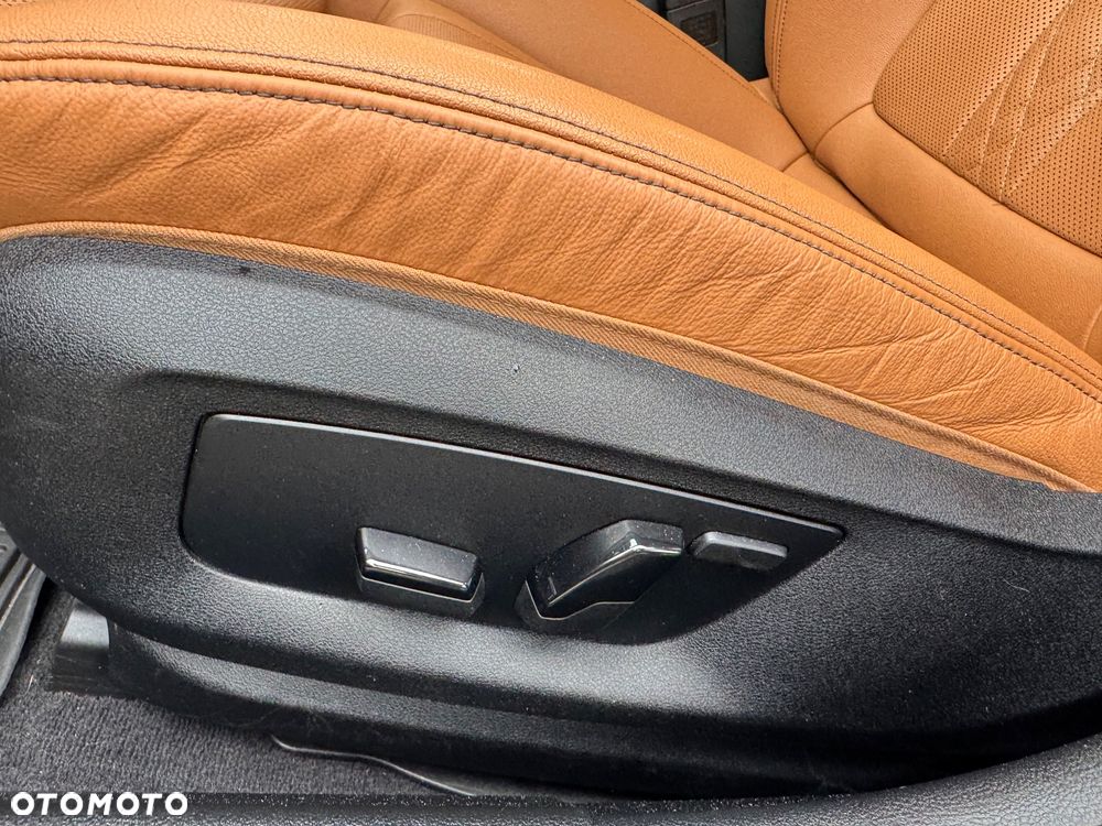 BMW Seria 5 520e M Sport sport - 22