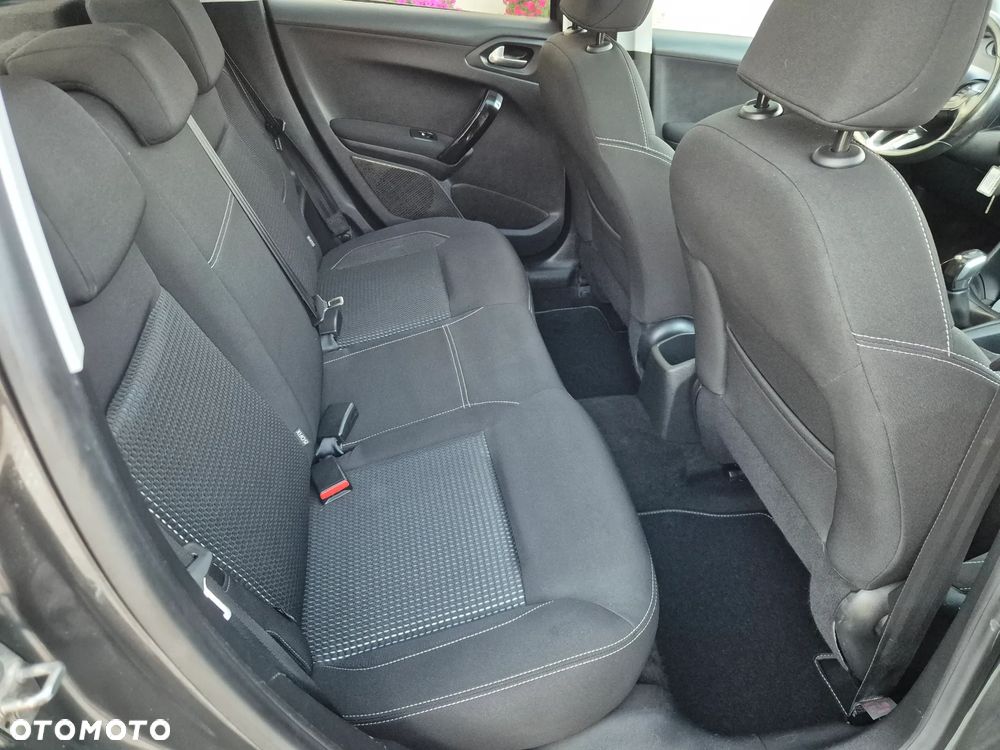 Peugeot 208 1.6 BlueHDi Active S&S - 10