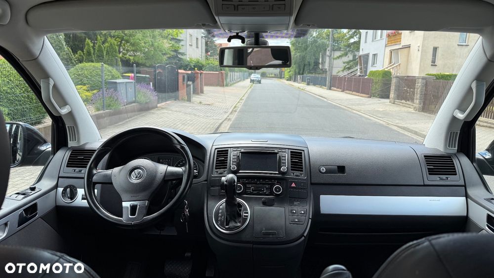 Volkswagen Multivan - 16