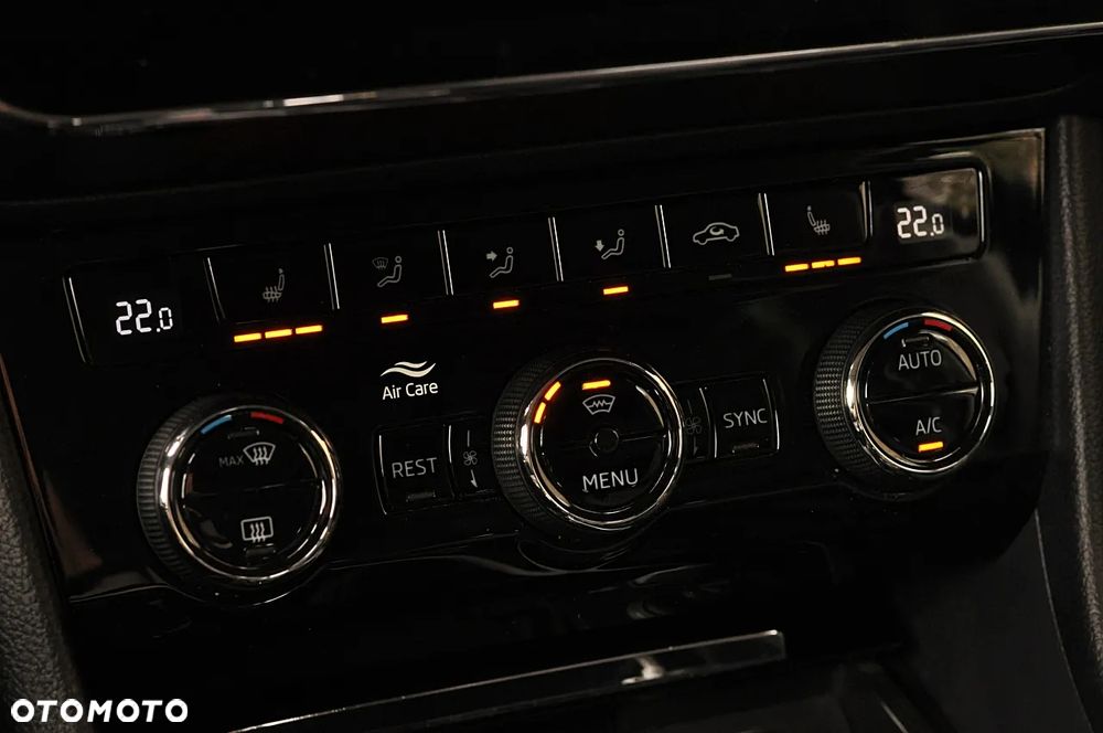 Skoda Superb 1.6 TDI DSG Style - 30