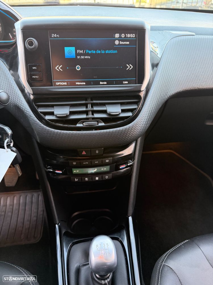 Peugeot 2008 PureTech 130 GPF Stop&Start Allure - 16