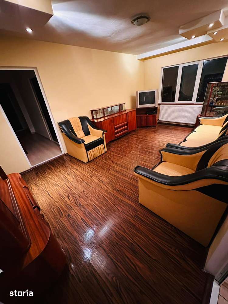 Apartament 3 camere, balcon și garaj, Tiglina 3 — fotografia 1