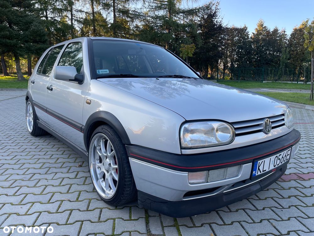 Volkswagen Golf - 5