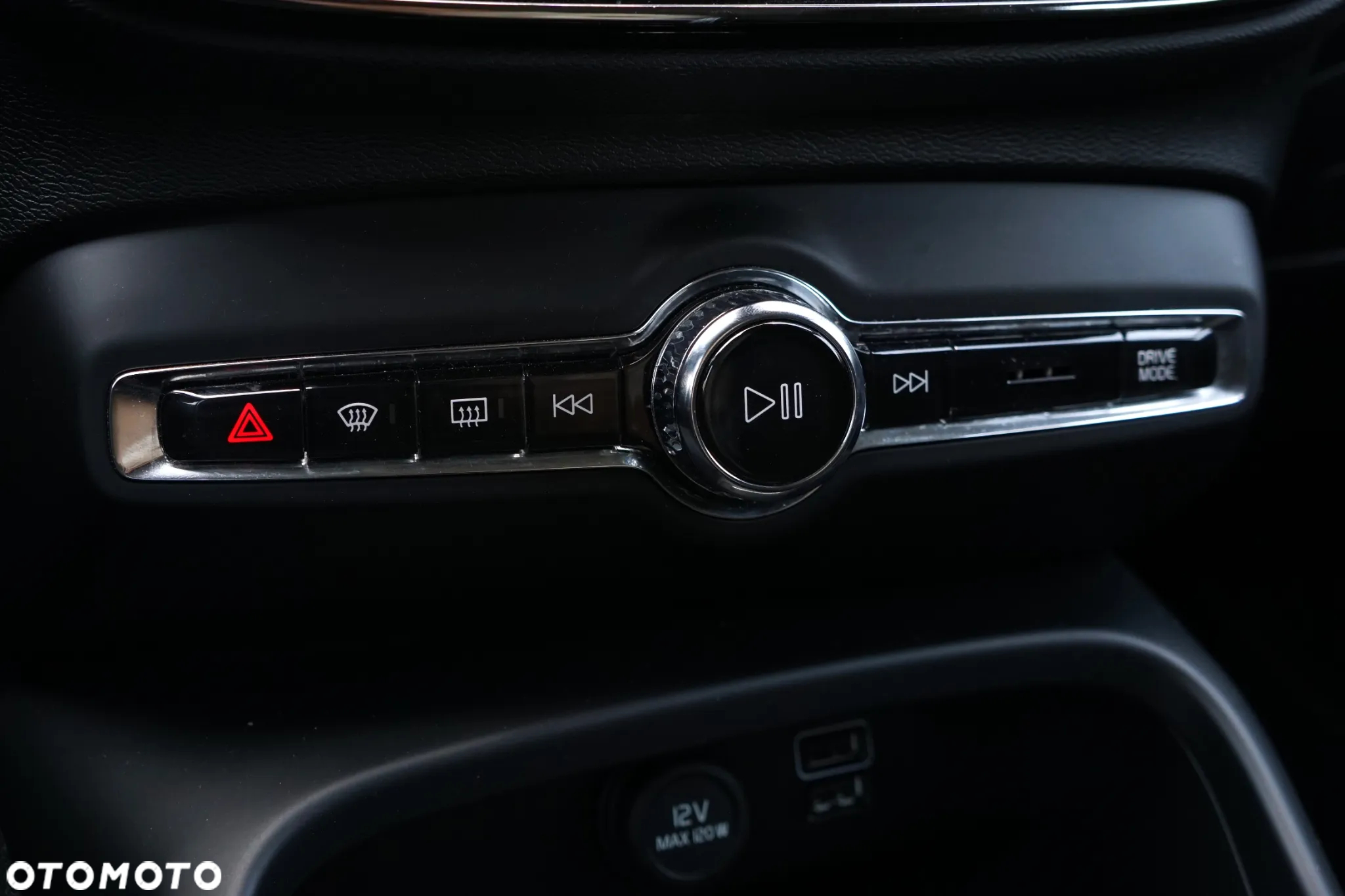 Volvo XC 40 T3 Momentum - 26