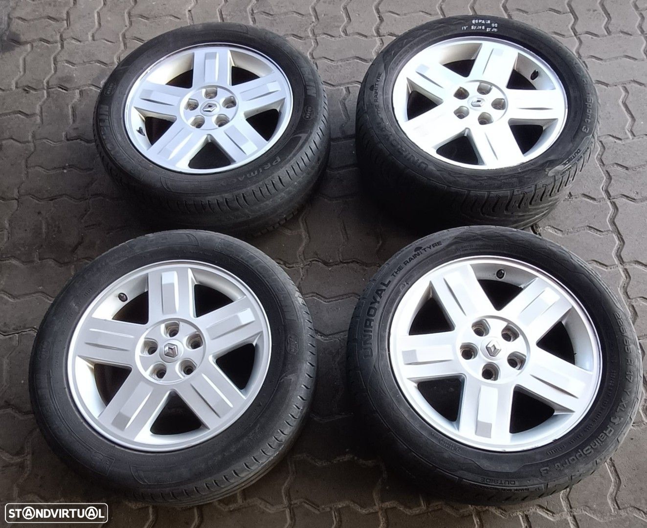 Jantes Renault R17 com pneus 225/55 furação 5x108 ET50 - 1