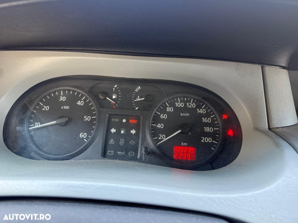 Renault Trafic - 12