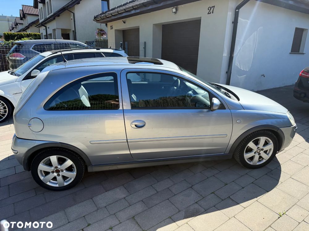 Opel Corsa 1.4 16V Sport - 2