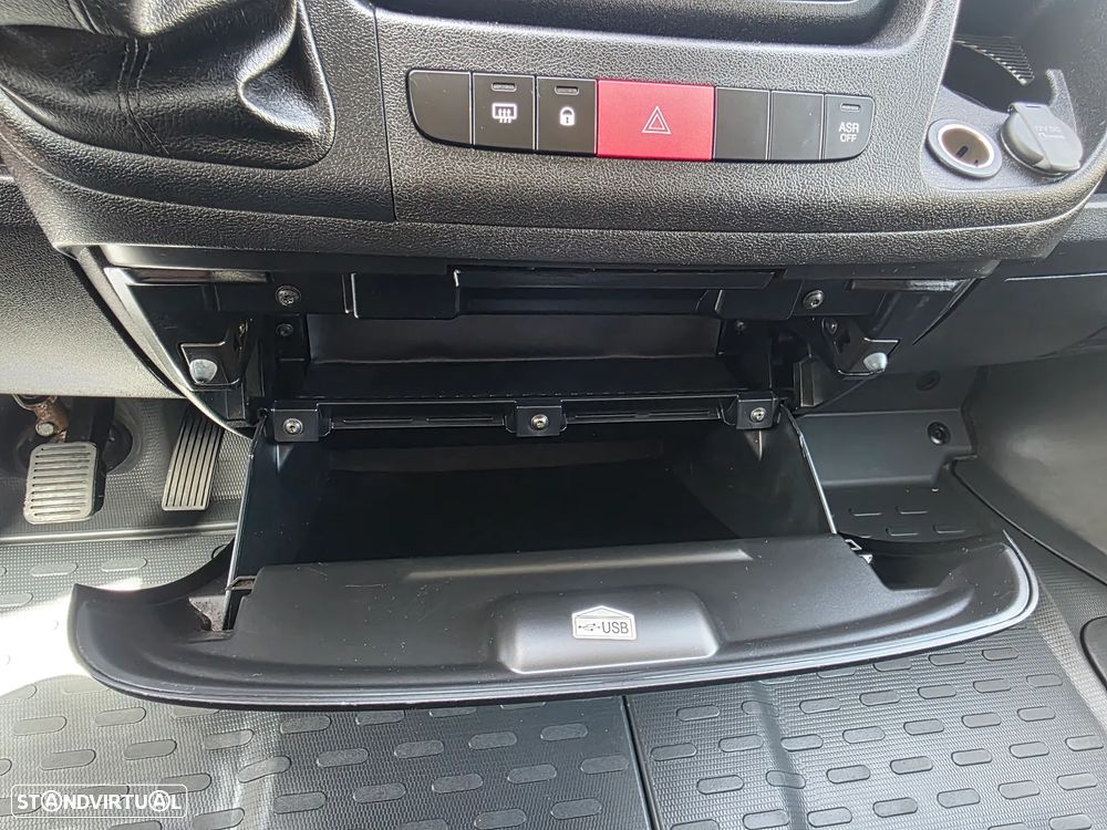 Citroën Jumper 2.2 BlueHDi 35 L3 CD - 24