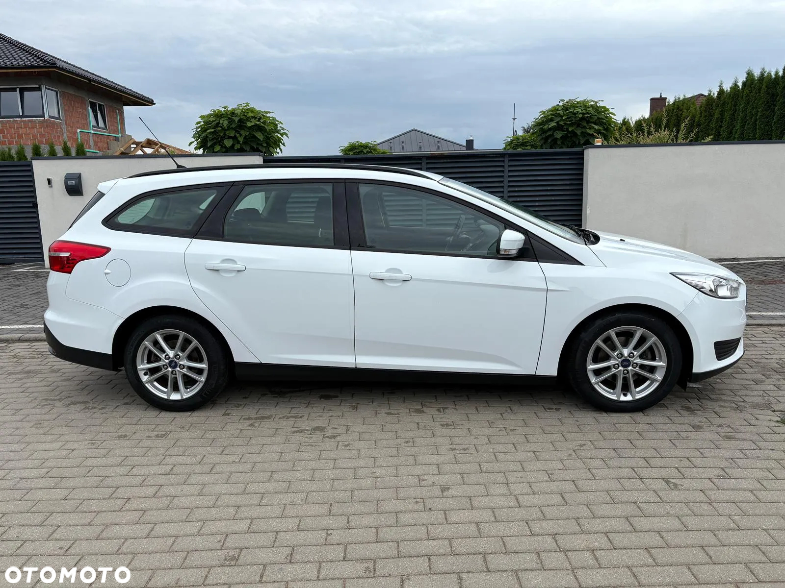 Ford Focus 1.0 EcoBoost 99g Edition Start - 4