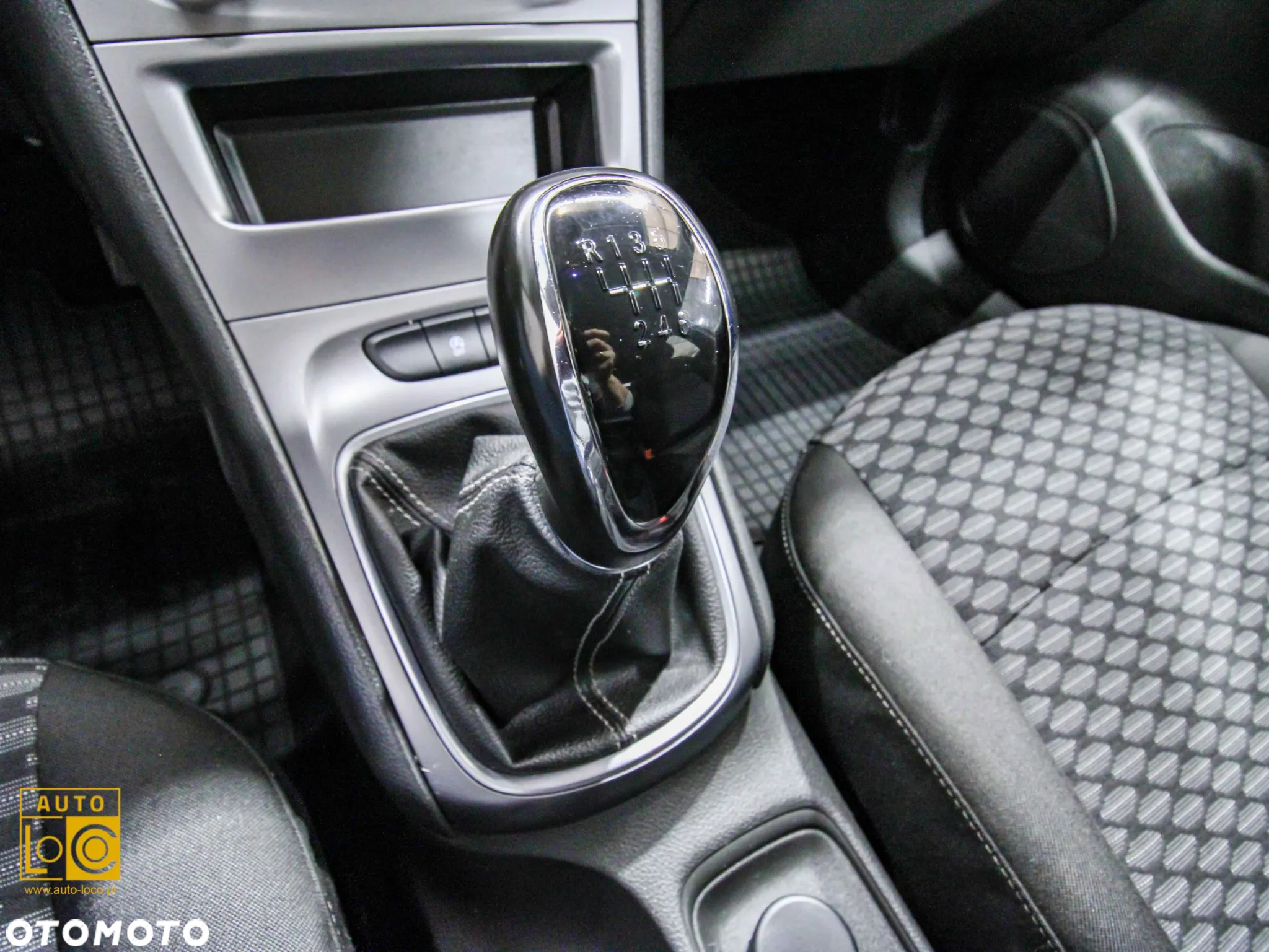Opel Astra V 1.2 T Edition S&S - 23