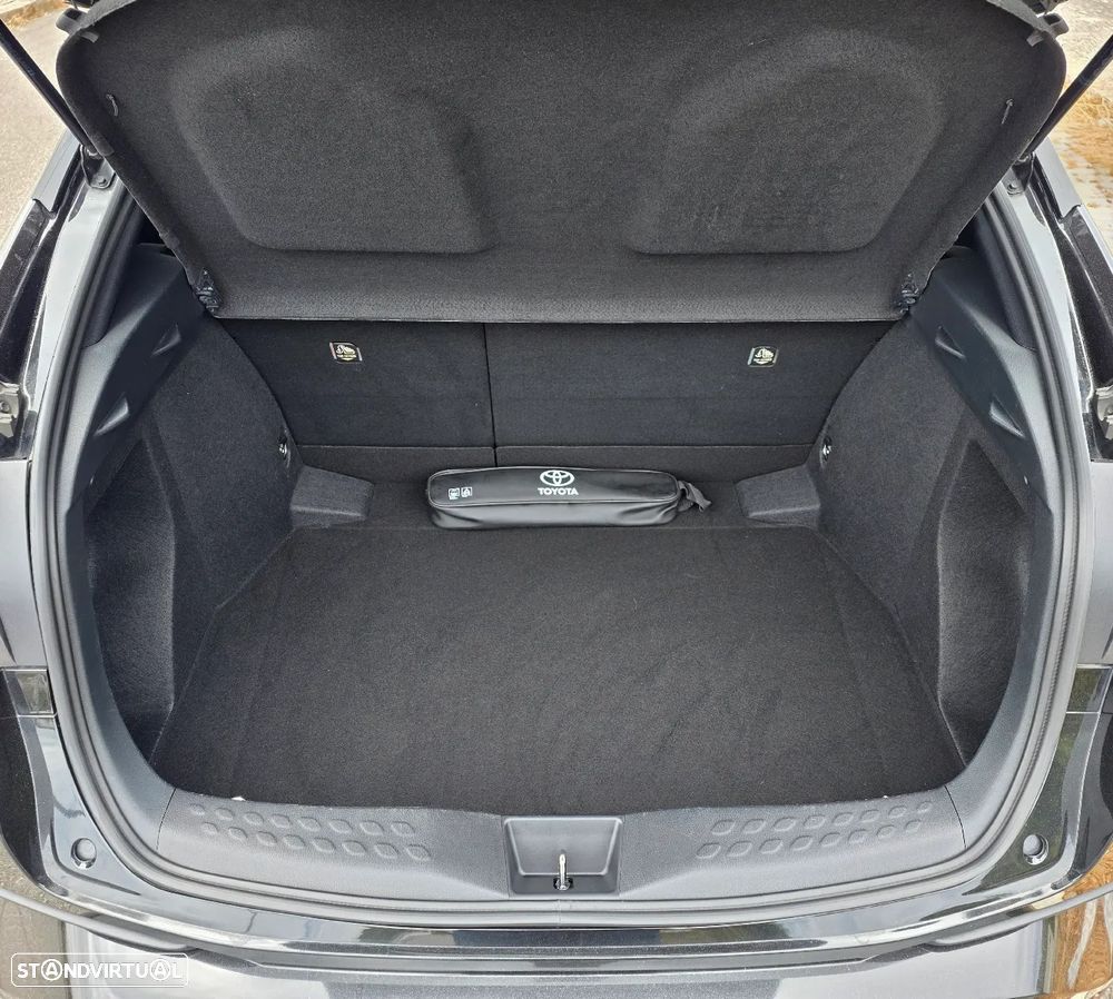 Toyota C-HR 1.8 HSD Exclusive+P.Luxury - 11