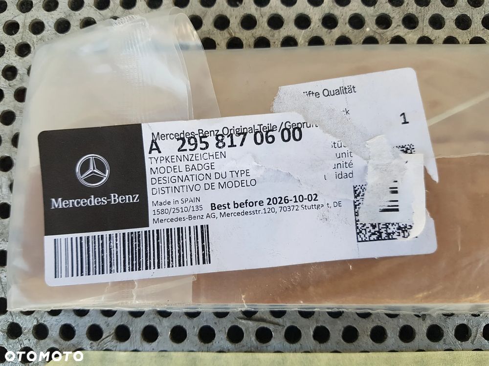 Mercedes W295 V295 EQE Emblemat Klapy Tył 4MATIC EQE500 - 4