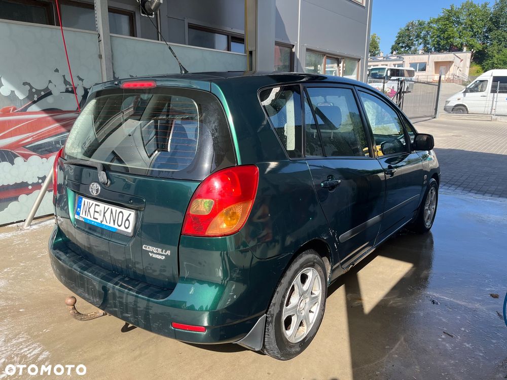 Toyota Corolla Verso 2.0 D-4D - 8