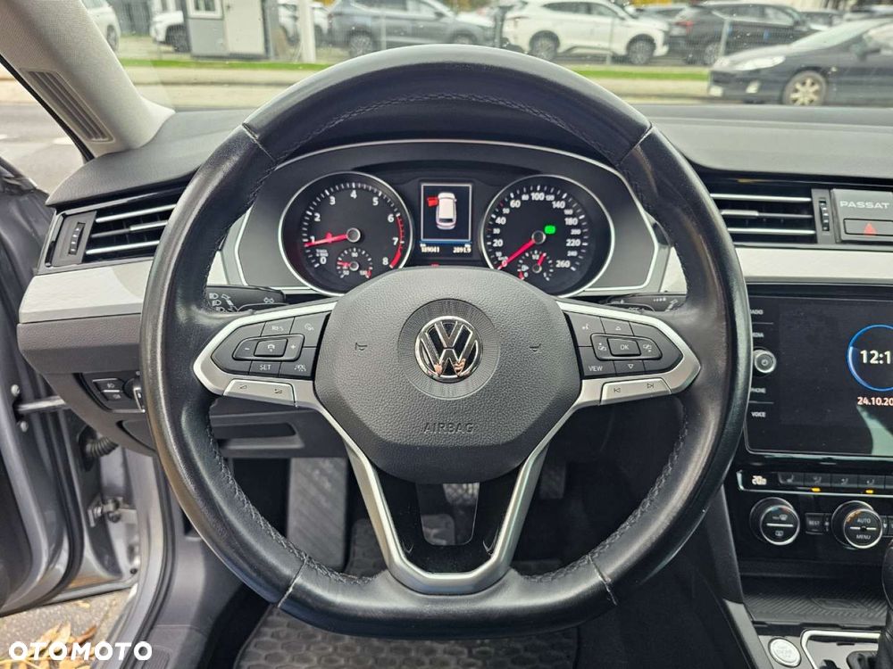 Volkswagen Passat Variant - 21
