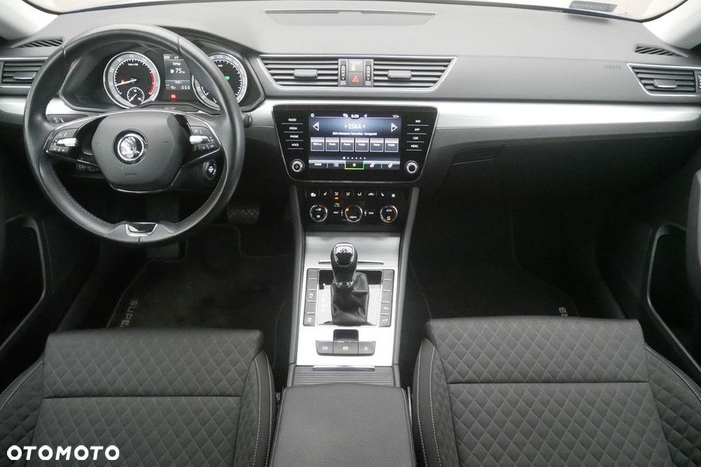 Skoda Superb 2.0 TSI Ambition DSG - 8