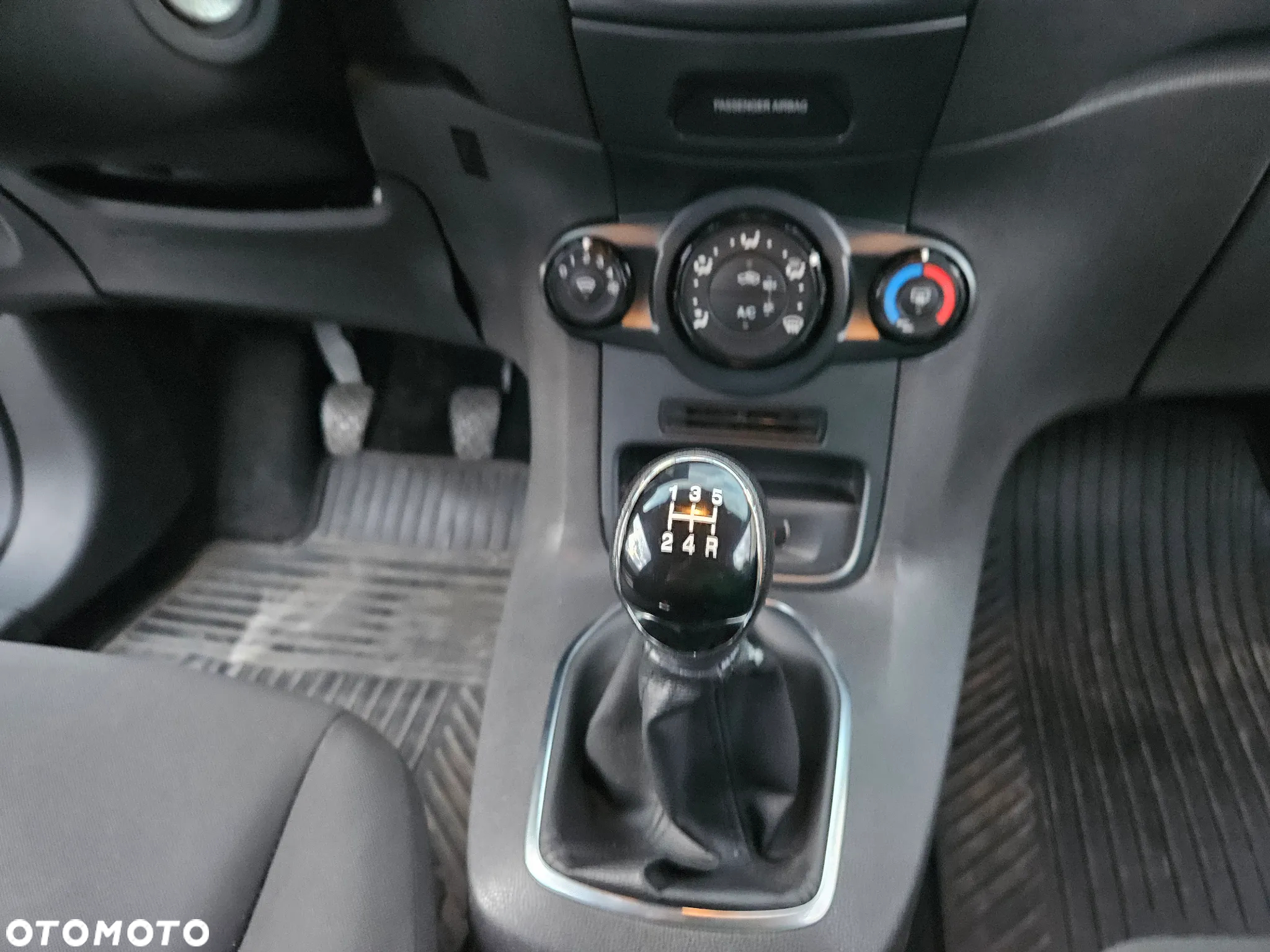 Ford Fiesta - 9