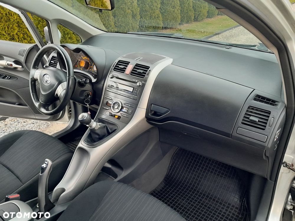 Toyota Auris - 10
