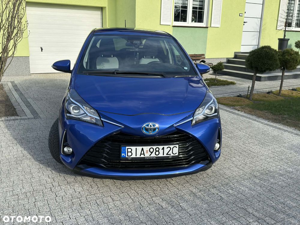 Toyota Yaris Hybrid 100 Premium - 2