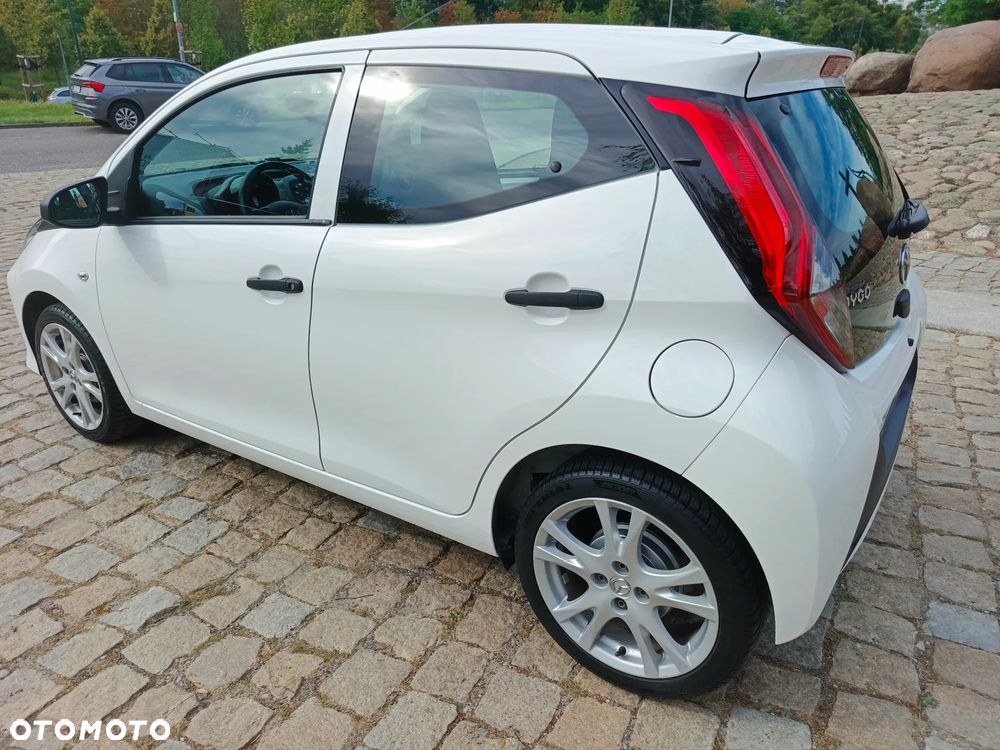 Toyota Aygo x-business - 28
