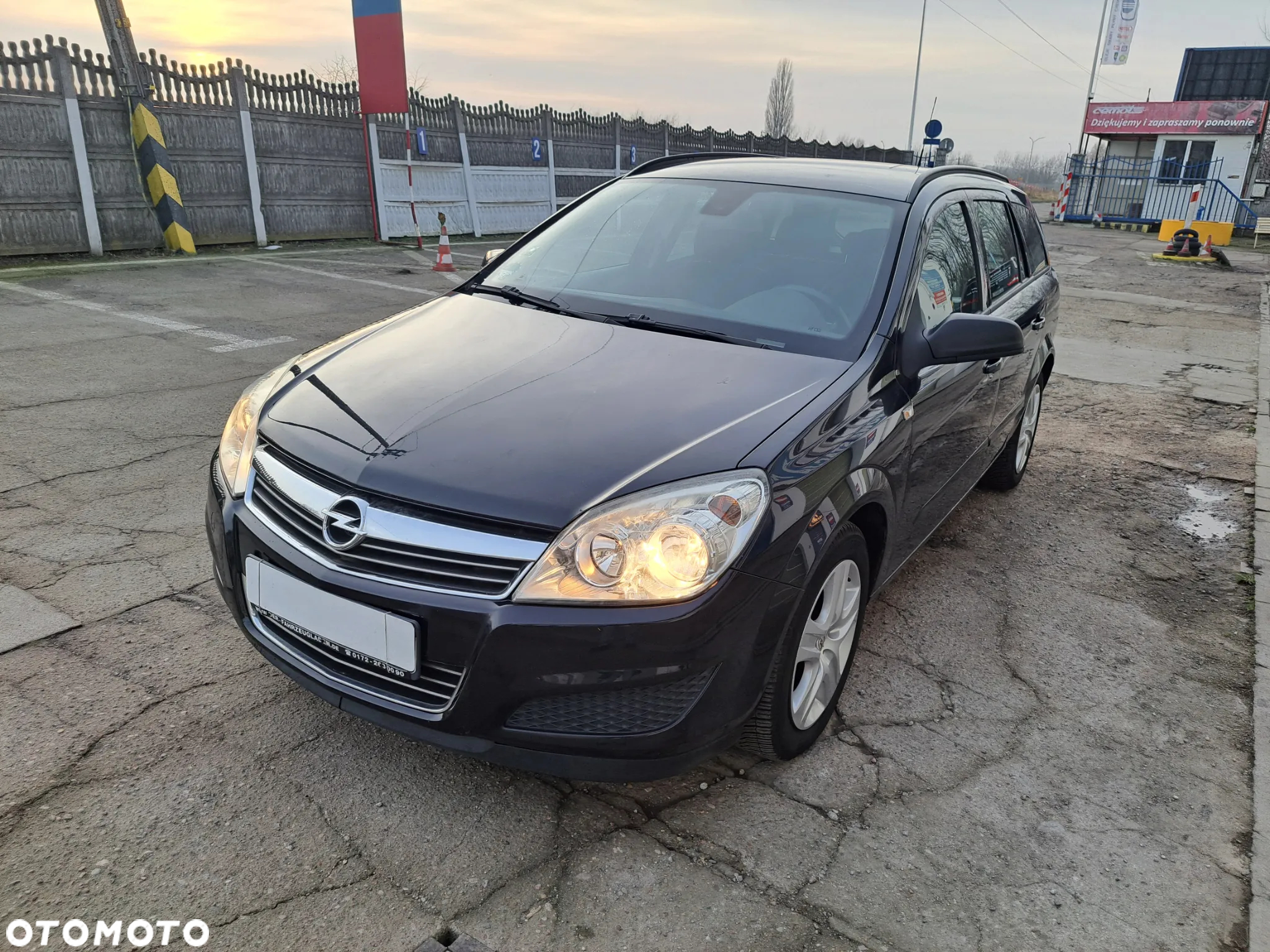 Opel Astra 1.6 Caravan NAVI - 28
