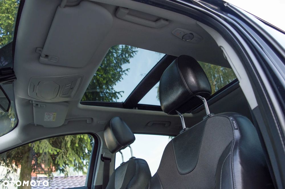 Ford Kuga 2.0 TDCi 2x4 Titanium - 18