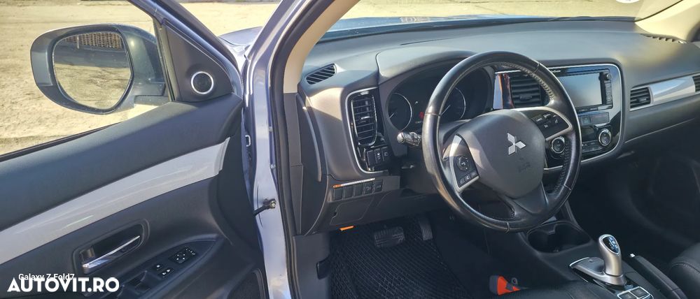 Mitsubishi Outlander - 7