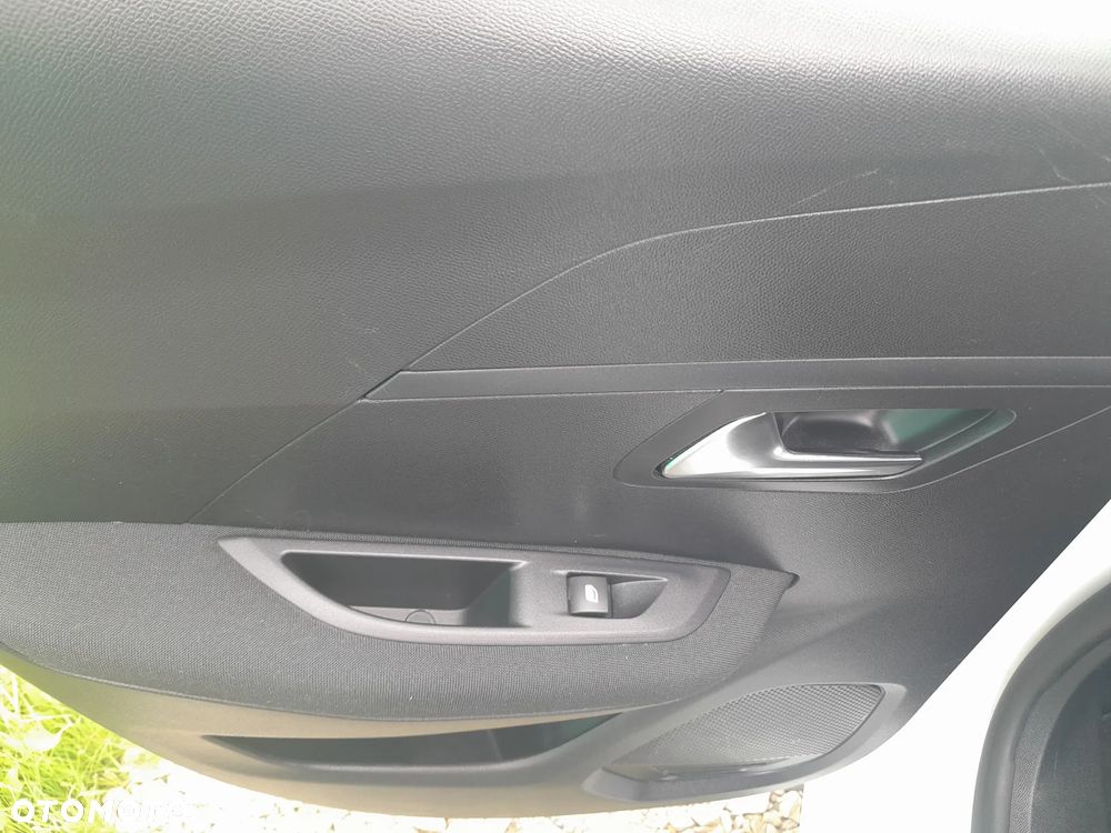 Peugeot 208 1.5 BlueHDi Allure S&S - 32