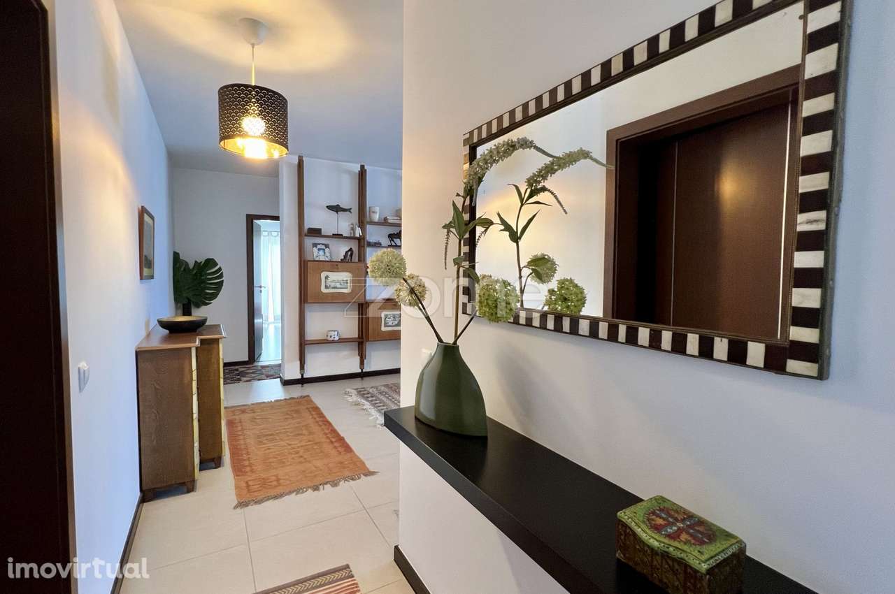 Apartamento T2 com Vista Rio e Rooftop Exclusivo na Praia da Rocha - Grande imagem: 2/27