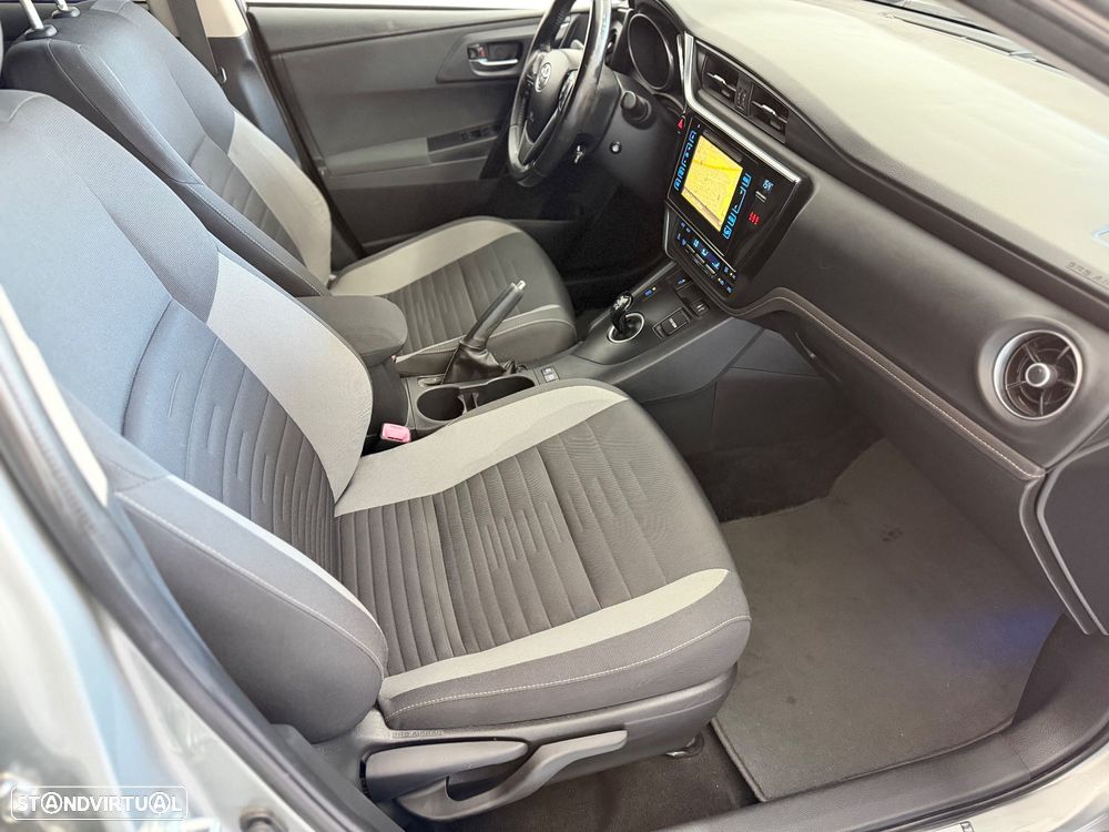 Toyota Auris 1.8 HSD Comfort +P.Sport+Navi - 33